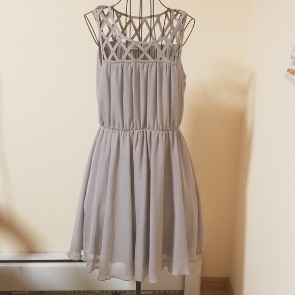 Love Notes Dresses & Skirts - Love Notes light gray midi dress size M